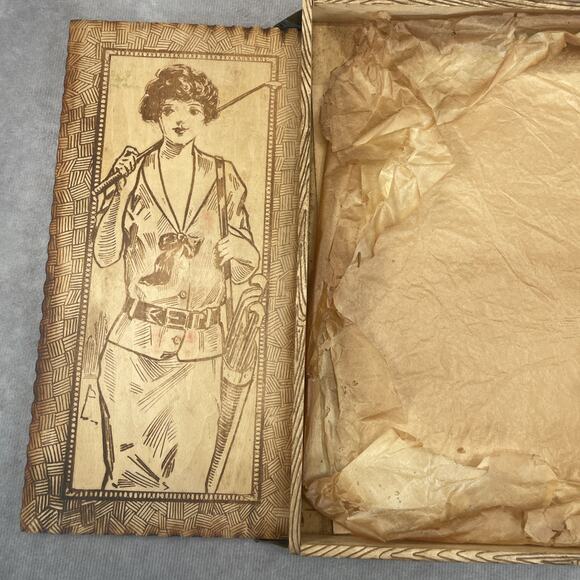 Vintage 1930s Platt-Maschek Lady Golfer Themed Wood Pyrography Handkerchief Box - Picture 7 of 12
